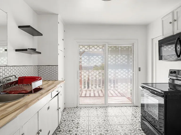 2522 Altura Ave — Photo 12