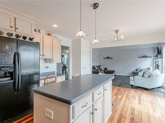 5th image of 173 Queensland Dr