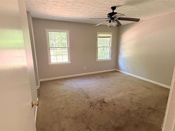 3rd image of 55 Oak Crest Ct