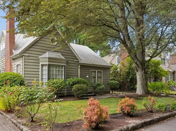 6821 SE Reed College Pl, Portland, OR 97202