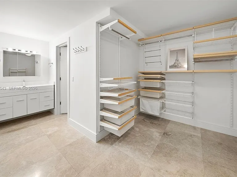 600 Grapetree Dr #3BS — Photo 40