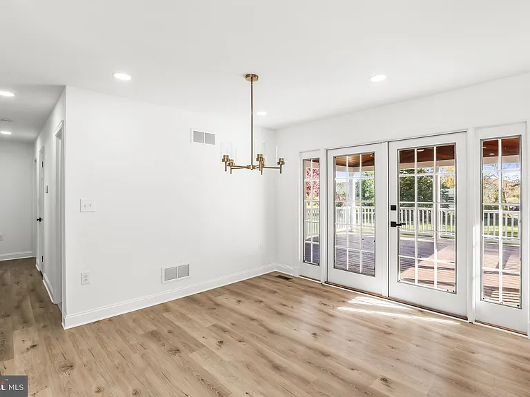 313 Windsor Ct — Photo 67