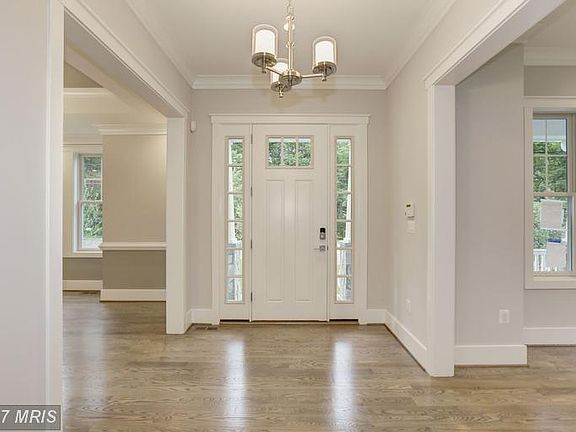 5th image of 8531 Acorn Cir