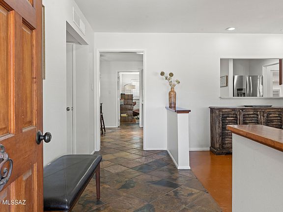 4th image of 3357 N Christmas Ave