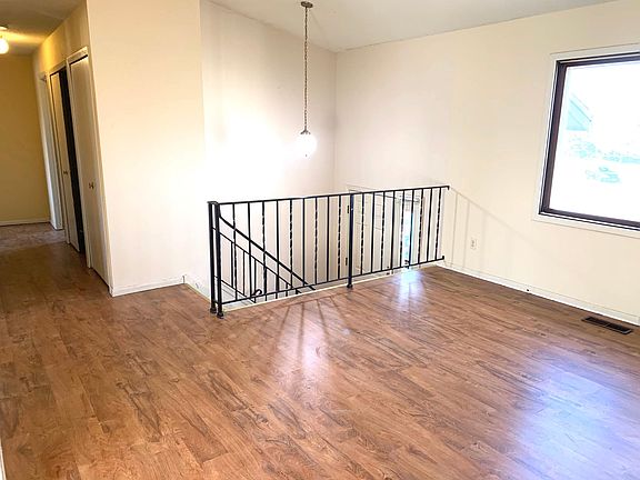 4th image of 1089 Regency Dr