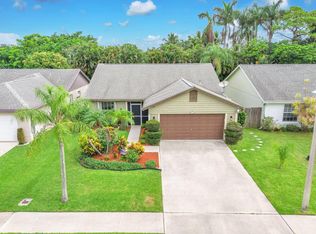 5224 Arbor Glen Cir, Lake Worth, FL 33463