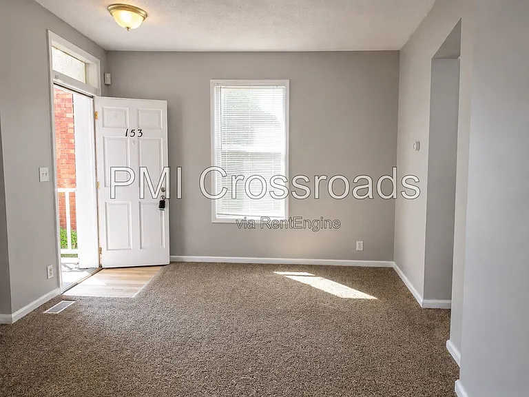 153 S Cypress Ave — Photo 12