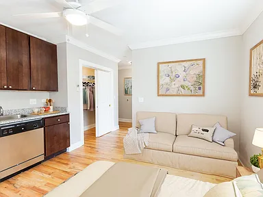 721 W. Belmont - Model - Studio