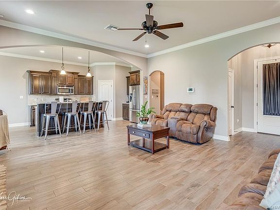 3rd image of 1001 Green Wood Cir