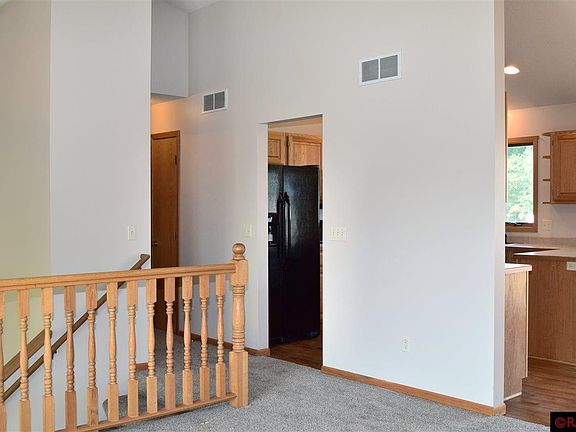 3rd image of 422 Lilac Ln