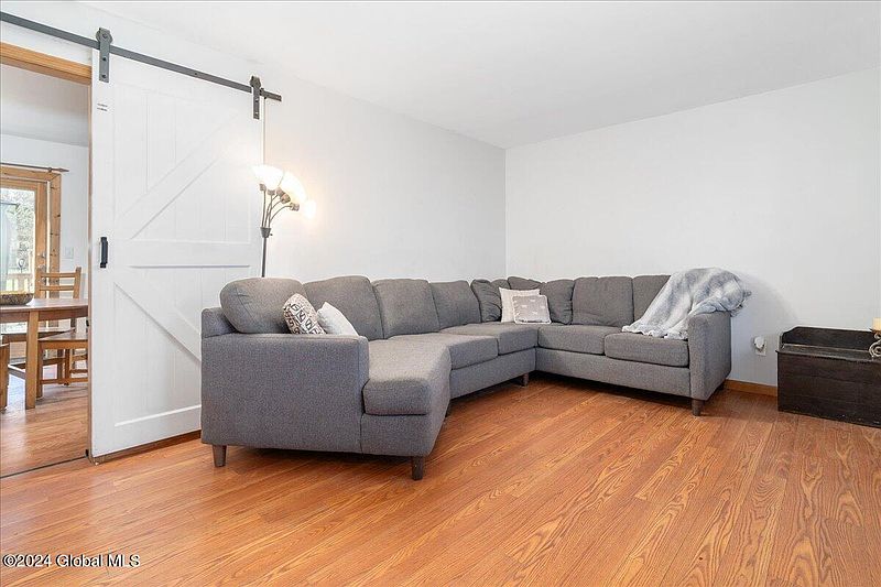 5th image of 70 Sanford Place