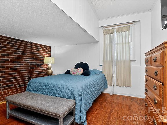 5th image of 5525 Alpine Ln