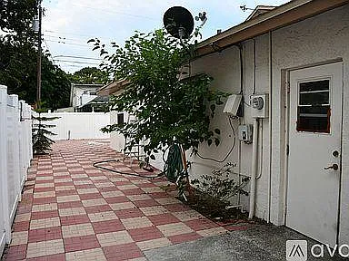3 bed, 1583 sqft, $2,650 — Photo 3