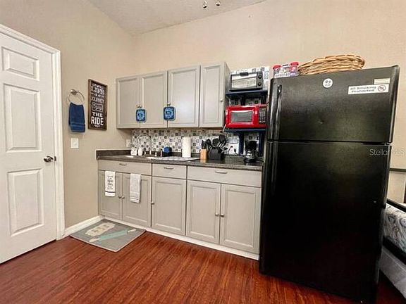 4th image of 1245 Catalpa Ln Floor 3