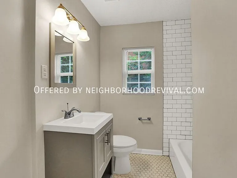 948 E Kelley Cir — Photo 18