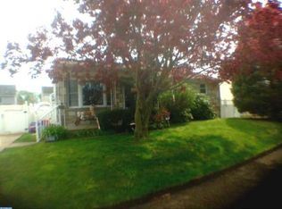 40 Lanci Rd, Maple Shade, NJ 08052