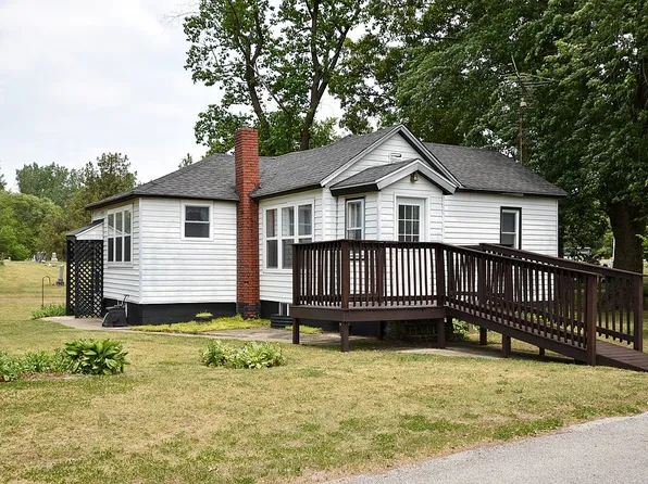 5688 W 665 N, Winamac, IN 46996