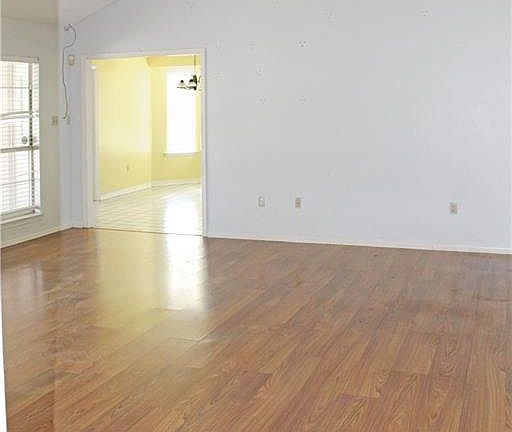 4th image of 20076 Vineyard Rd