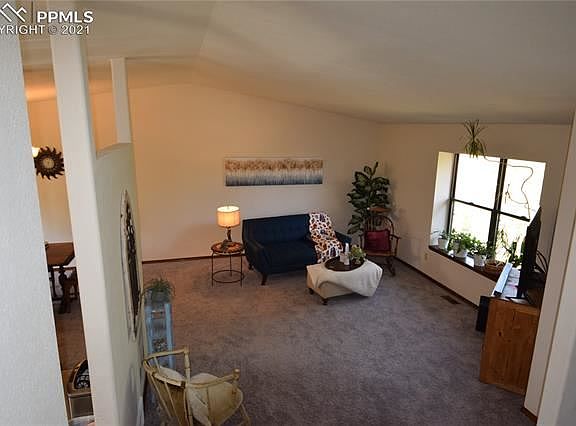 5th image of 8110 Helm Ct