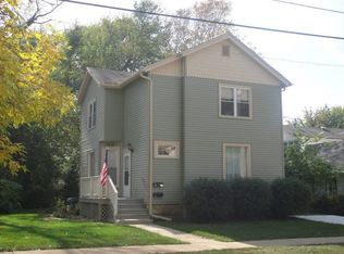 514 Spruce St, Aurora, IL 60506