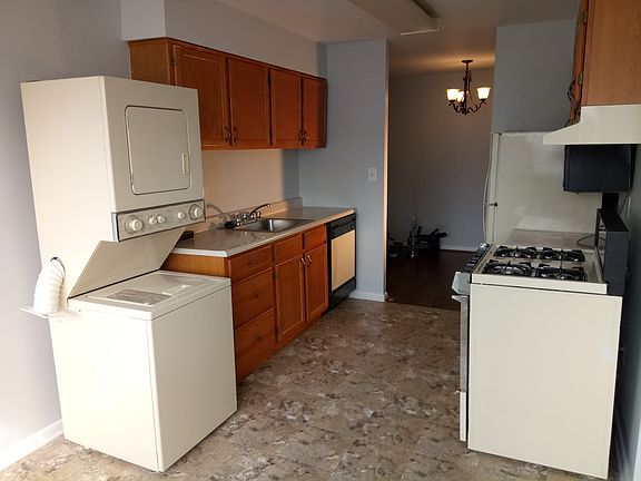5th image of 110 Royal Oak Dr #2