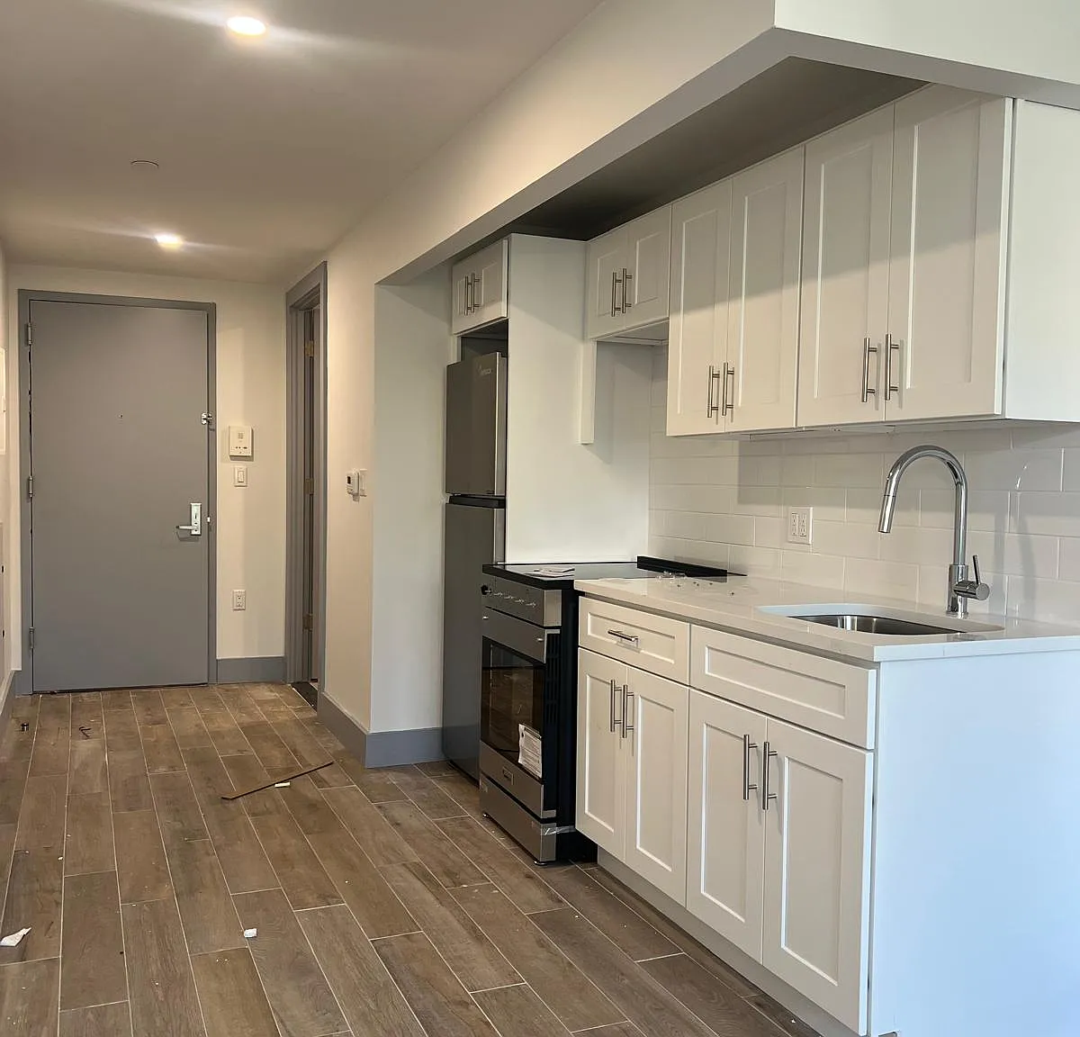 2 bed, 800 sqft, $3,058 — Photo 2