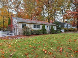 32 Indian River Rd, Milford, CT 06460