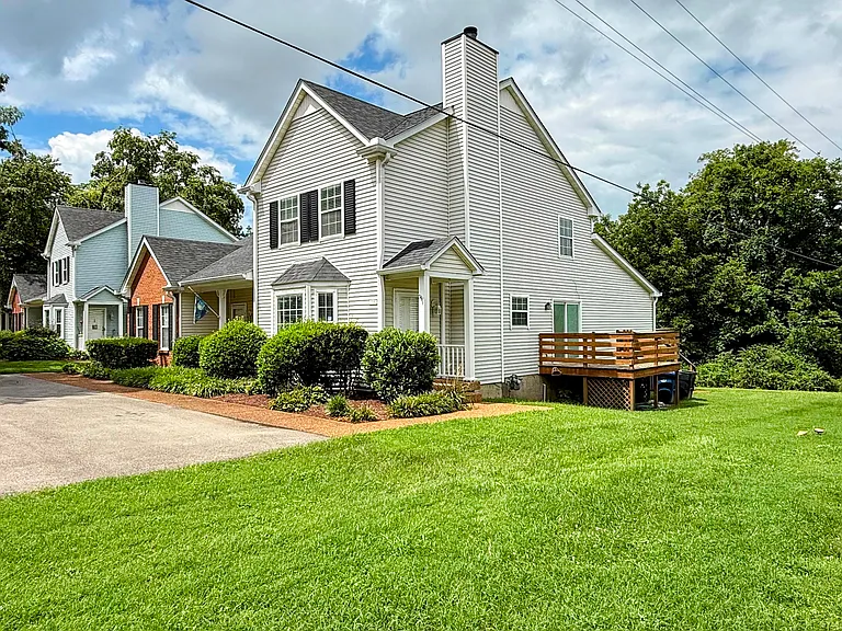 1221 Carriage Park Dr — Photo 16