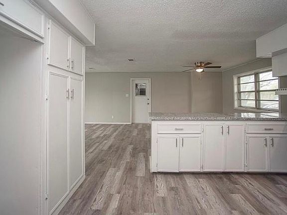 4th image of 316 Pear St