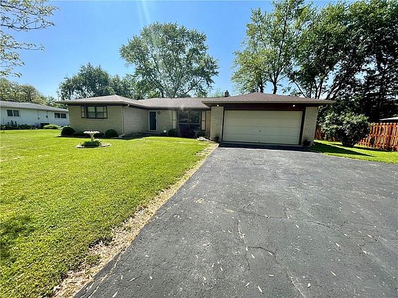 3rd image of 12105 Meadow Ln