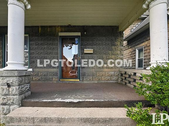 3rd image of 1715 Greenwood Ave