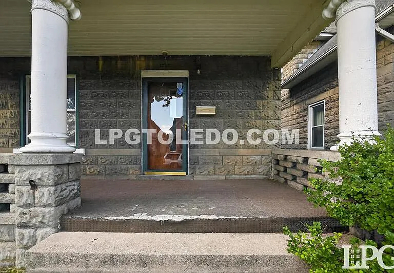 1715 Greenwood Ave — Photo 3