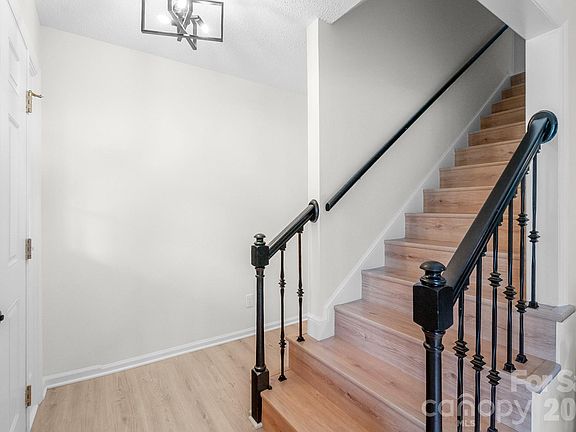 5th image of 8314 David Lee Ln