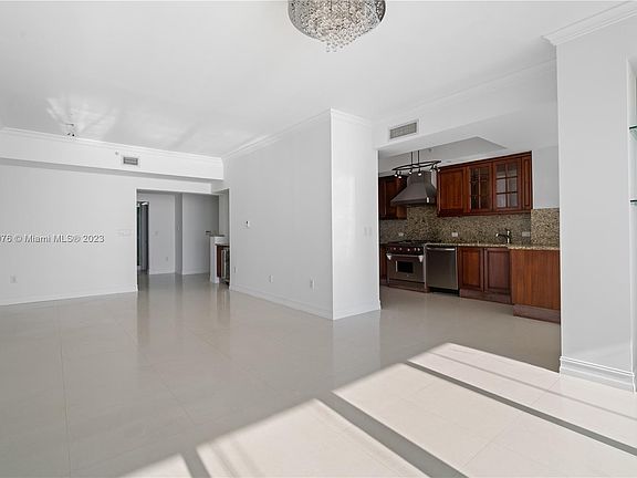 3rd image of 17875 Collins Ave #3302