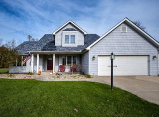 859 E Remington Sq, La Porte, IN 46350