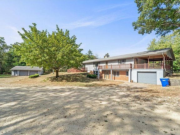 3rd image of 18 Shady Ln