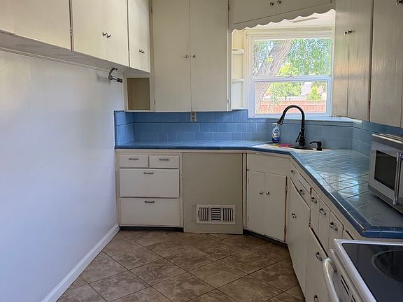 5th image of 1204 Kern St