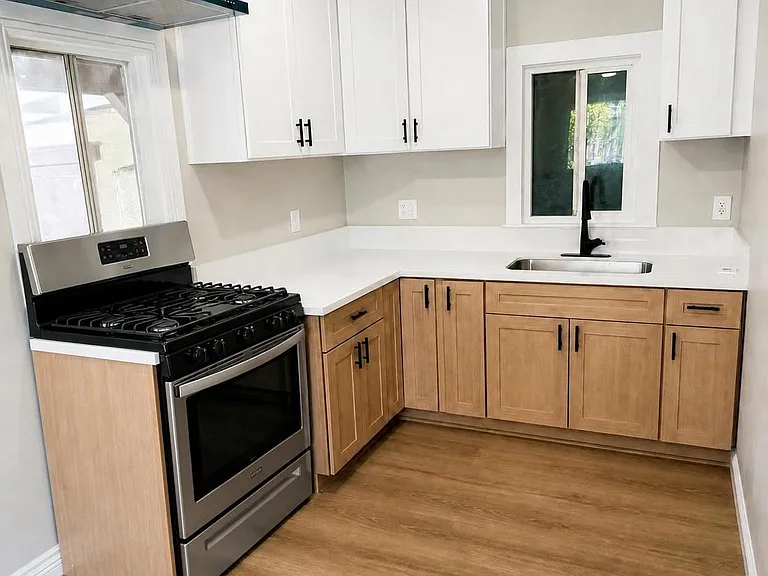 131 W 3rd Ave — Photo 9