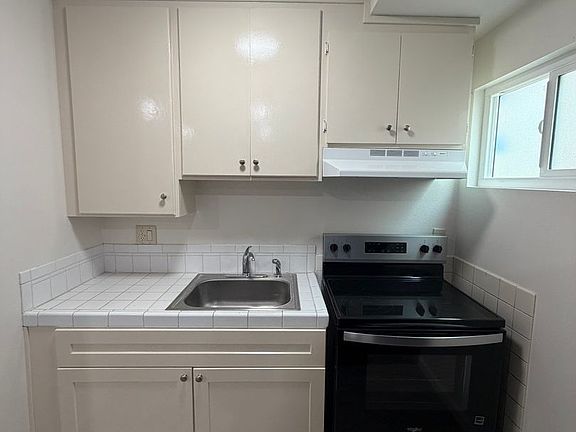 2nd image of 1326 Edgewood Way #6