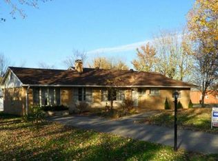 2100 W Brady Ave, Marion, IL 62959