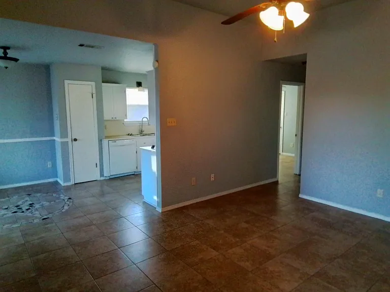 410 Saddle Dr — Photo 23