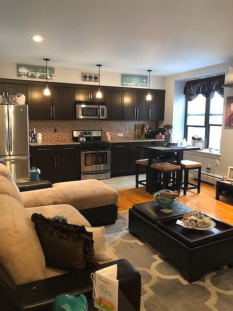 1st image of 25 W Broadway #4