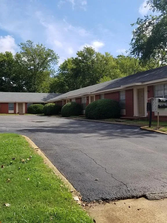 804 S. Royall - E — Photo 1