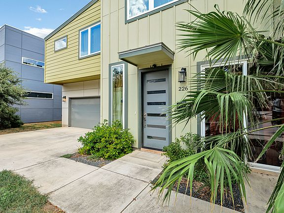 3rd image of 226 Rainbow Dr #226