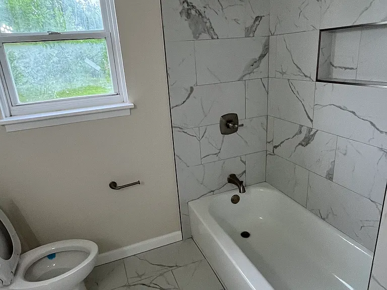 1132 E Main St — Photo 7