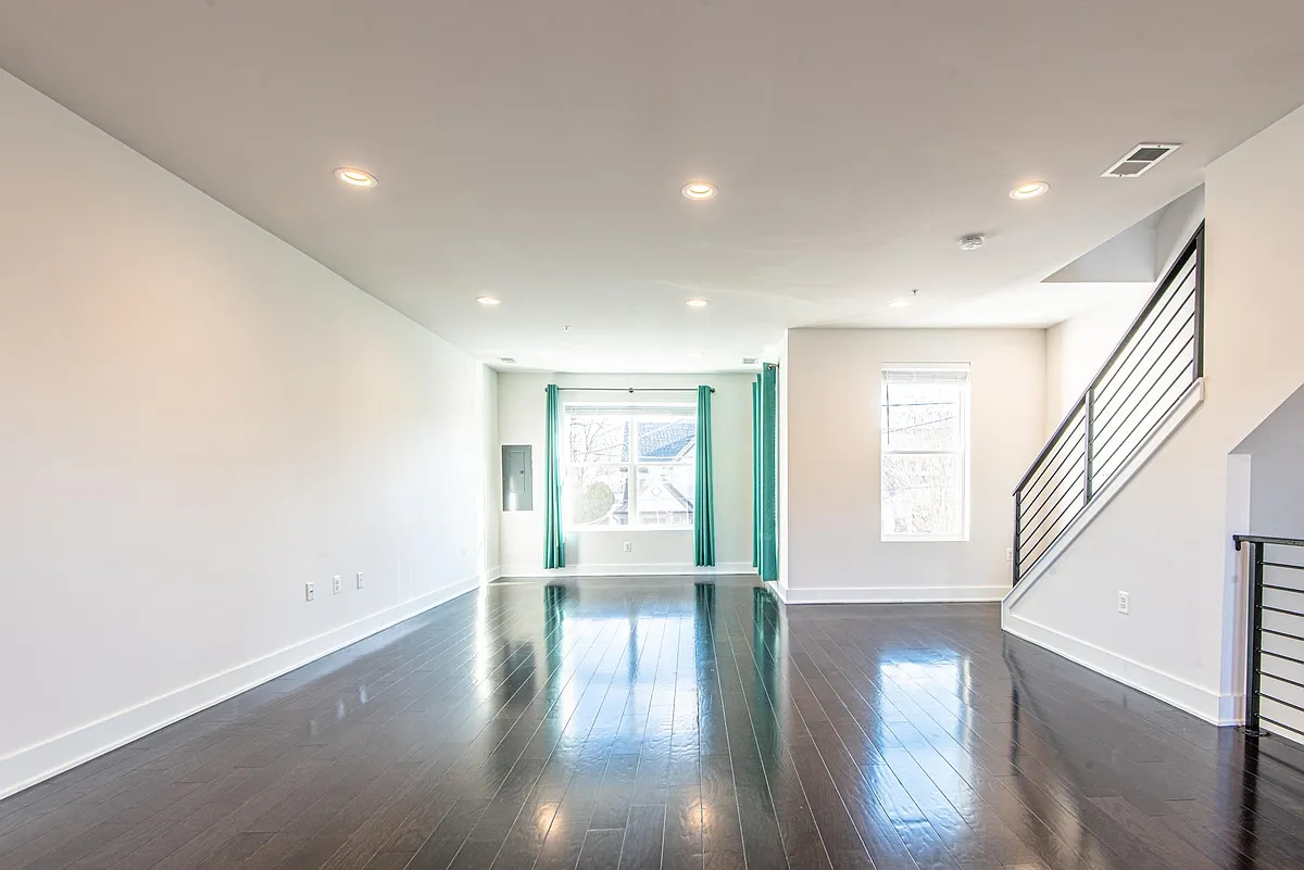 Building Photo - 3310 9th St NE #2