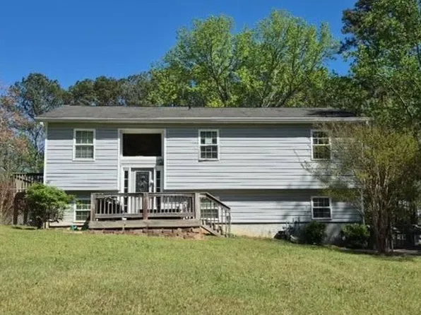 2716 Timber Valley Dr, Douglasville, GA 30135