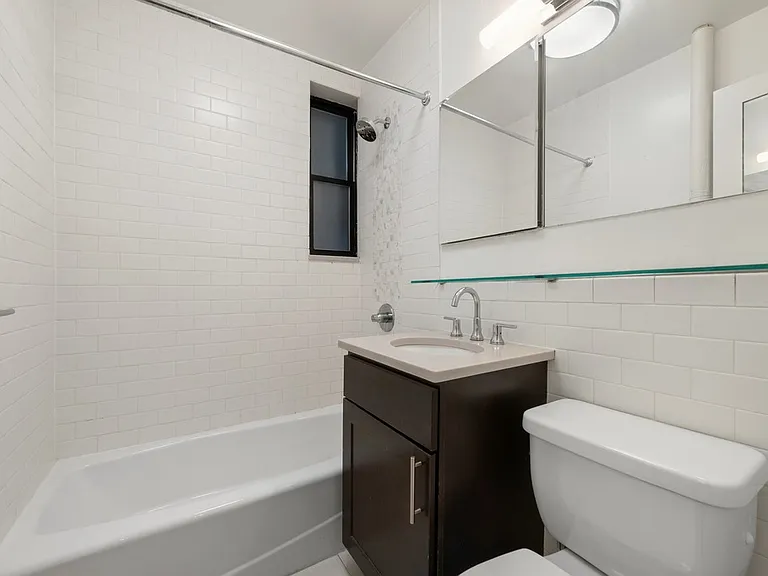 77 W 68th St #3D — Photo 6