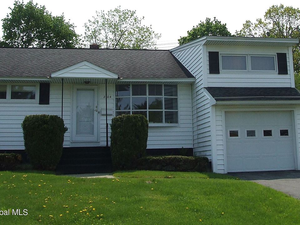 1st image of 2104 Van Rensselaer Dr