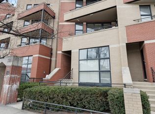 1510 W Grand Ave APT 1W, Chicago, IL 60642